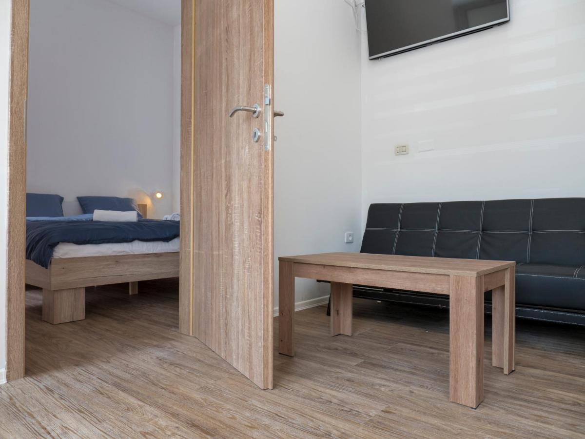 Apartments Aura Deskle Eksteriør billede